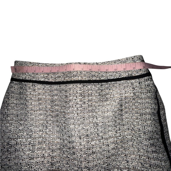 Ann Taylor Black and White Tweed Pencil Skirt Size 8T - Picture 4 of 7